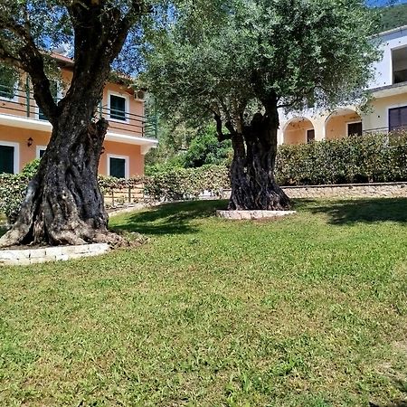 Kelly Apartments إيبسوس المظهر الخارجي الصورة